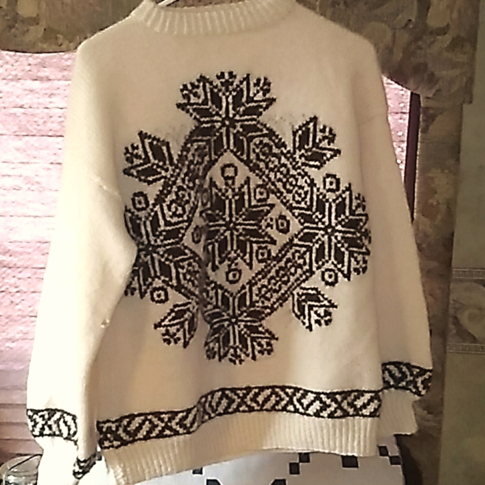 Unmarked vintage wool sweater